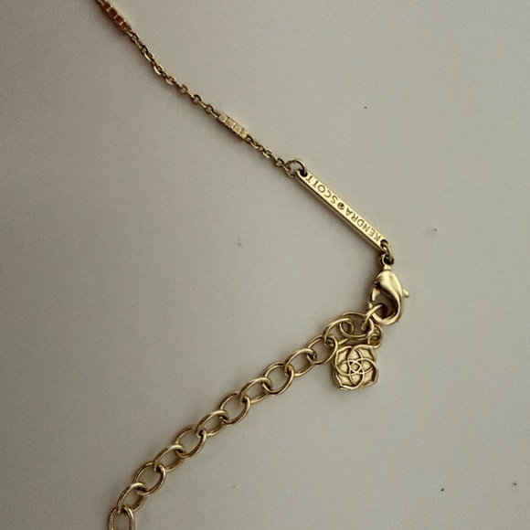 Kendra Scott mini pendant necklace - Picture 2 of 2